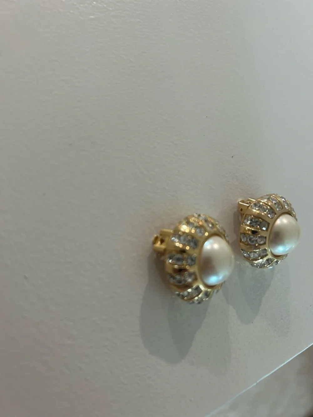 Christian Dior Vintage Clip Earrings Pearl With Rhinestones - Picture 3 of 10
